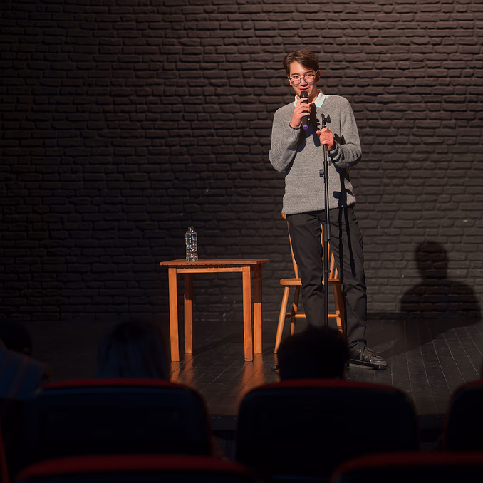 Stand Up-kveld for to