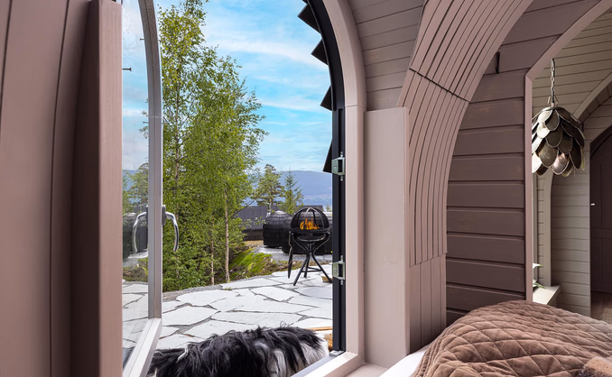 Overnatting i Igloohut