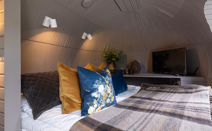 Overnatting i Igloohut