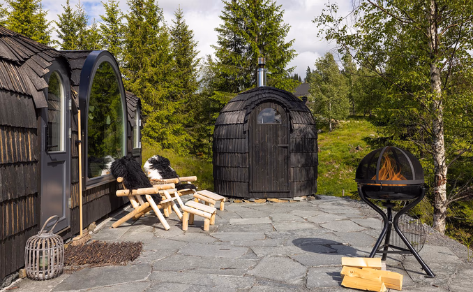 Overnatting i Igloohut
