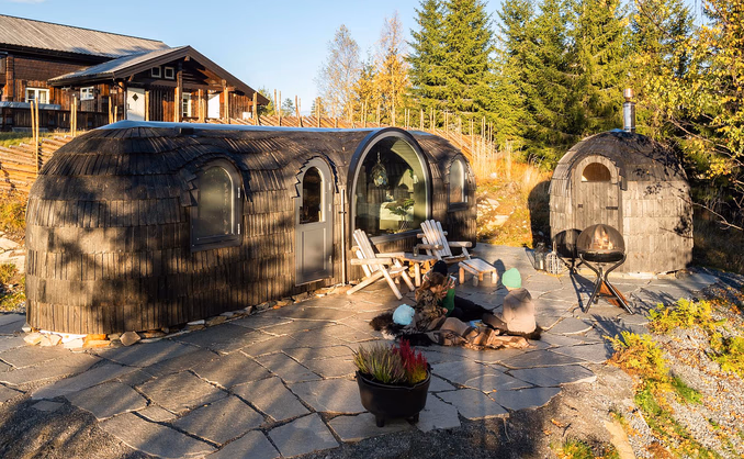 Overnatting i Igloohut