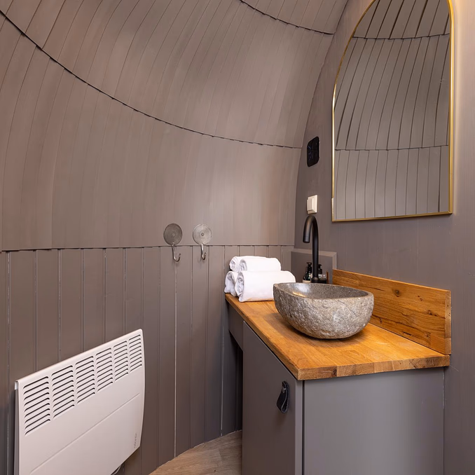 Overnatting i Igloohut