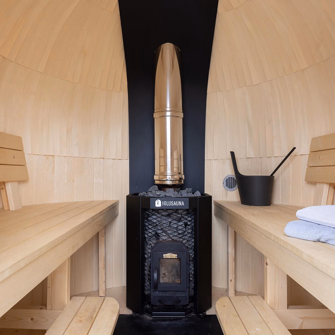 Overnatting i Igloohut