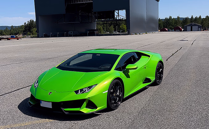 Supersportsbil og racing