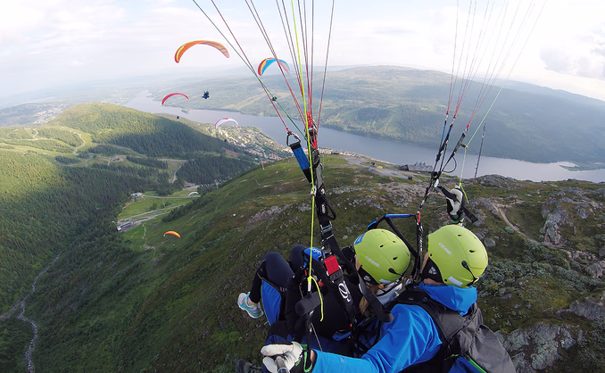 Paragliding tandem