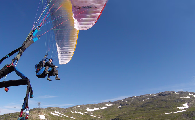 Paragliding tandem