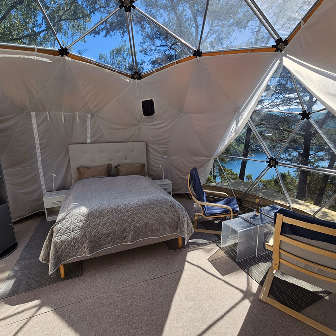 Dome, jacuzzi & sauna