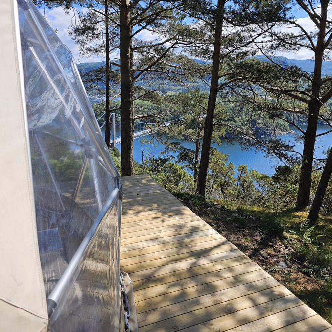 Dome, jacuzzi & sauna