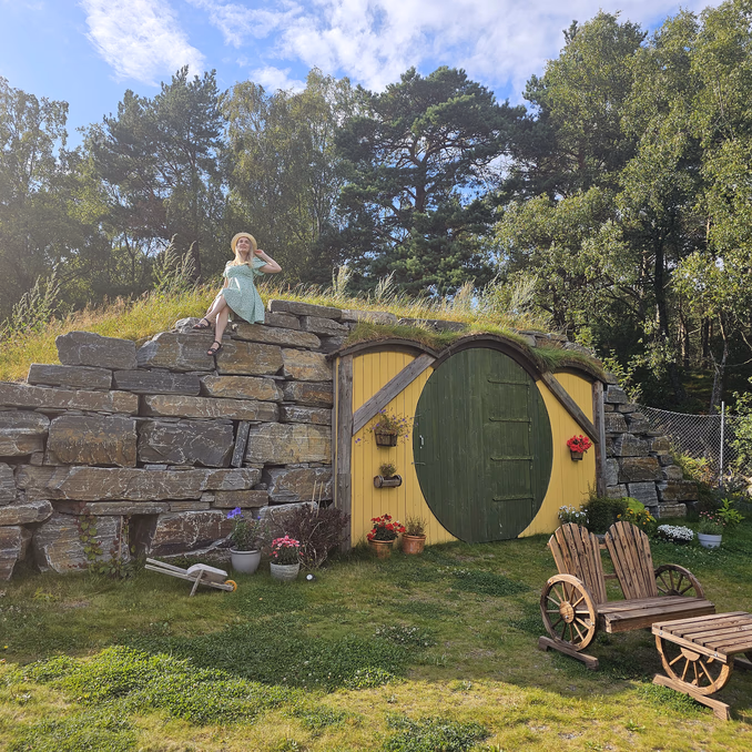 Hobbit Cabin