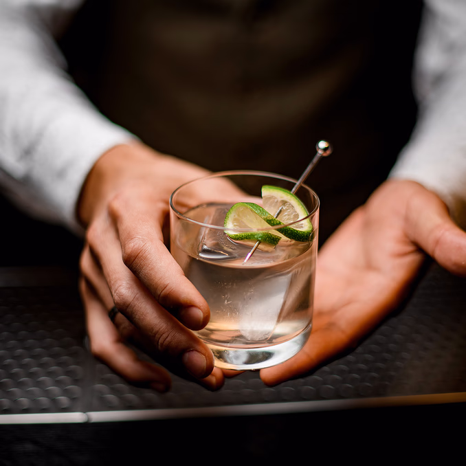 En kveld på ginbar for to