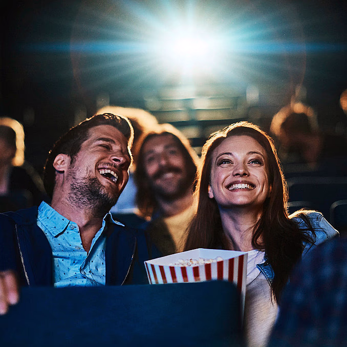 Kinodate med popcorn og brus