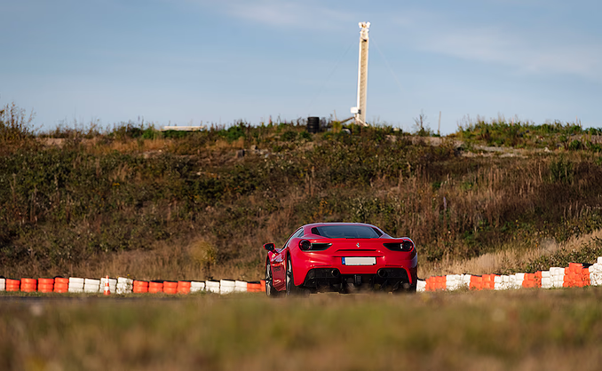 Kjør Ferrari på racerbane