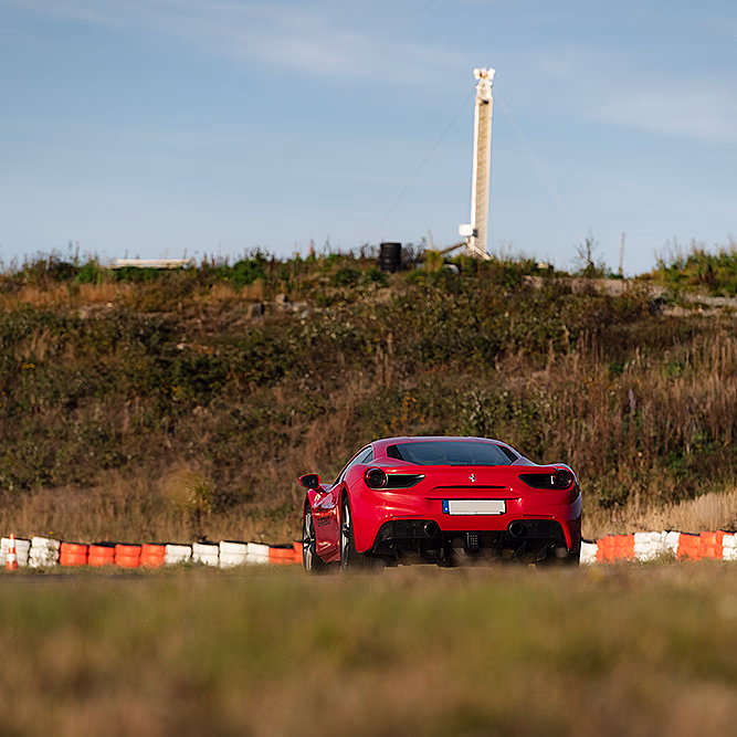 Kjør Ferrari på racerbane