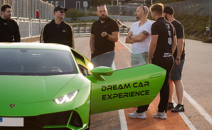 Kjør Lamborghini på racerbane