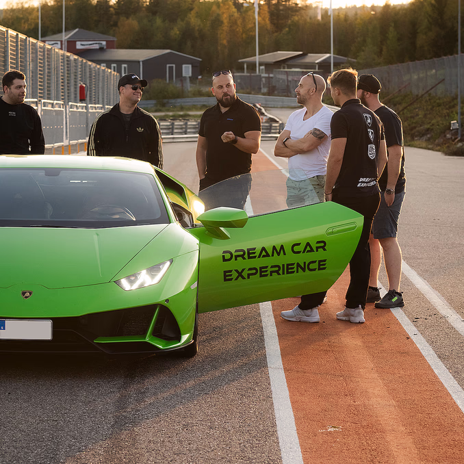 Kjør Lamborghini på racerbane