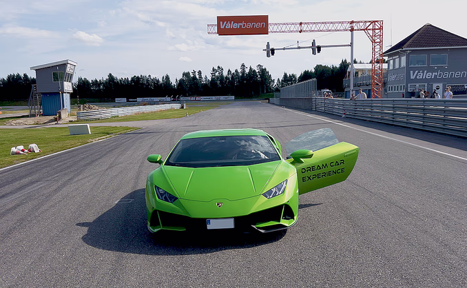 Kjør Lamborghini på racerbane