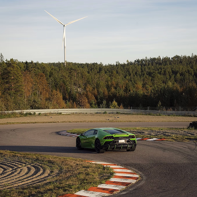 Kjør Lamborghini på racerbane