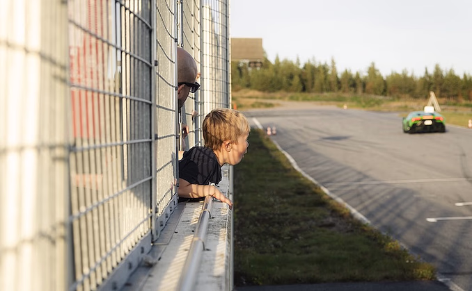 Kjør Lamborghini på racerbane