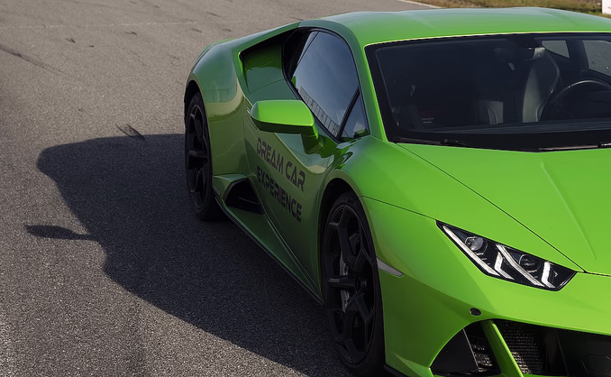 Kjør Lamborghini på racerbane