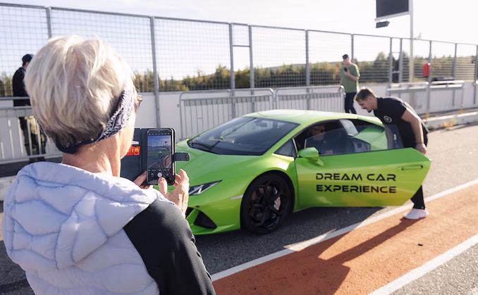Kjør Lamborghini på racerbane