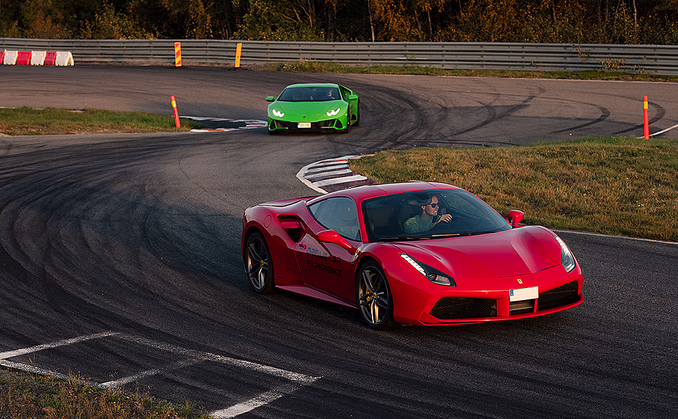 Kjør Lamborghini & Ferrari på racerbane