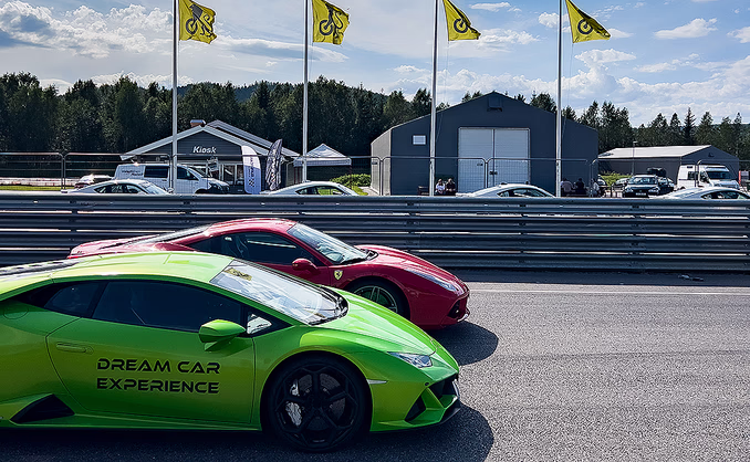 Kjør Lamborghini & Ferrari på racerbane