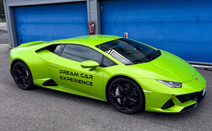 Kjør Lamborghini på racerbane