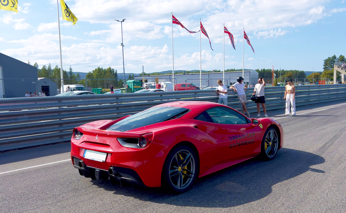 Kjør Ferrari på racerbane