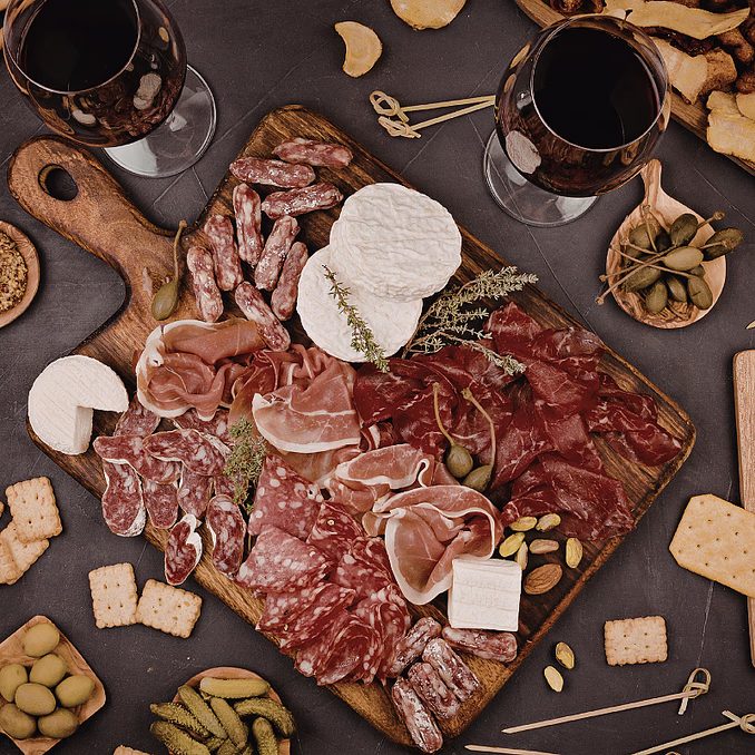 Vinsmaking med ost og spekemat