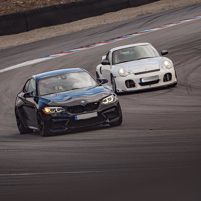 Kjør egen bil på bane