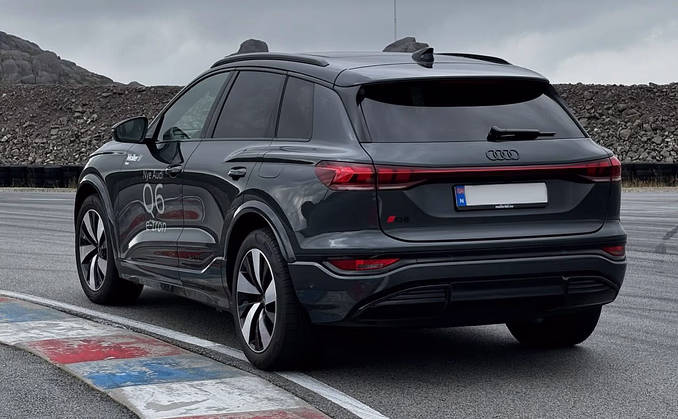 Kjør egen bil på bane