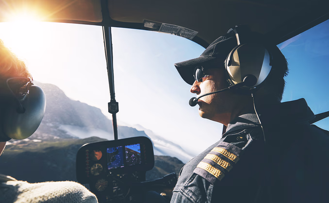 Helikopterleksjon og prøveflyging