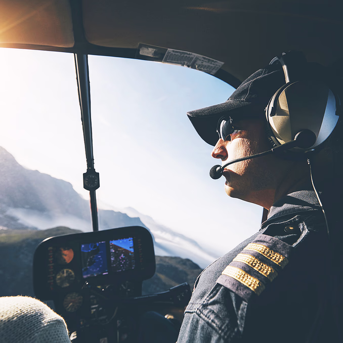 Helikopterleksjon og prøveflyging