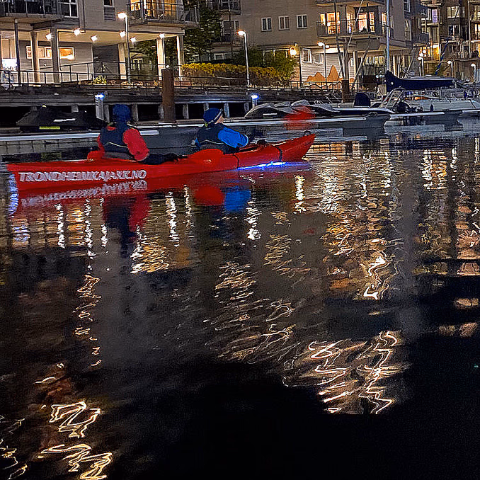 Glødende kajakktur langs Nidelven