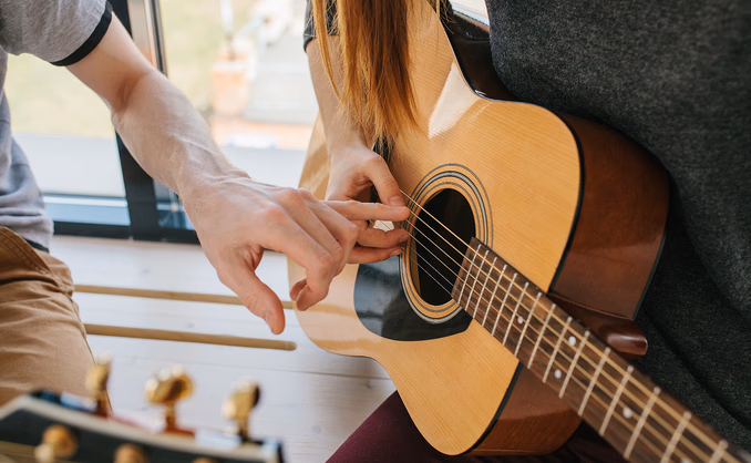 Lær å spille gitar