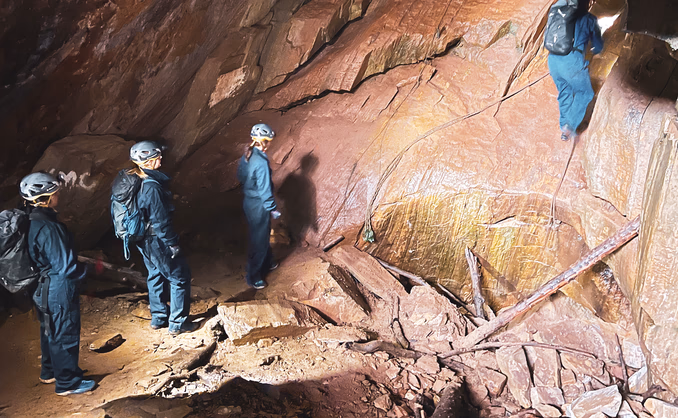 Grottetur i Øyfjellgrotta
