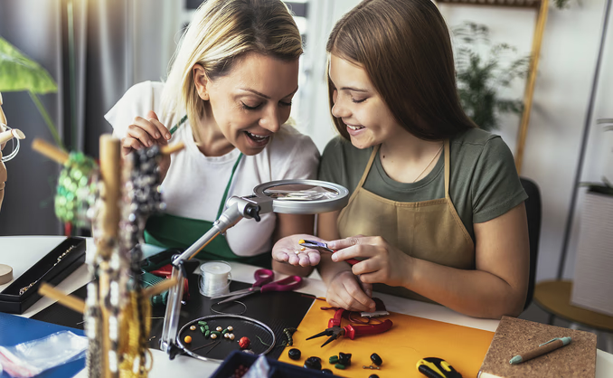 Smykkekurs i å lage egne smykker