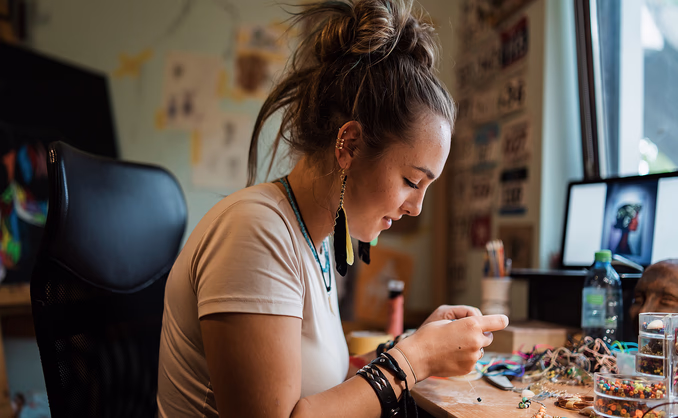 Smykkekurs i å lage egne smykker