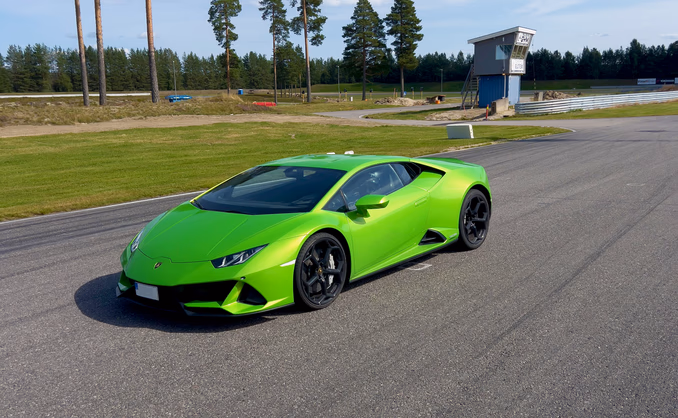 Kjør Lamborghini på racerbane