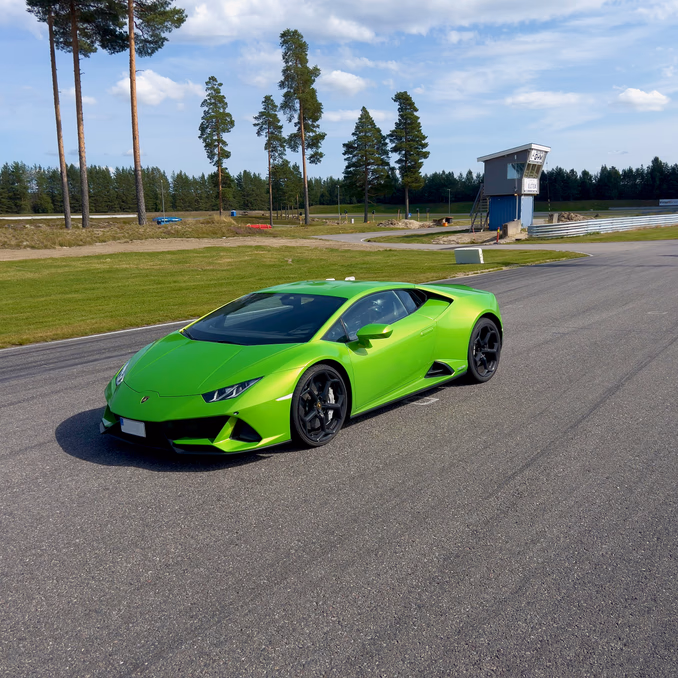 Kjør Lamborghini på racerbane