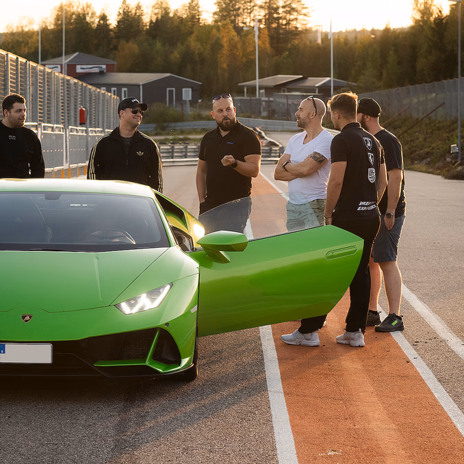 Kjør Lamborghini på racerbane