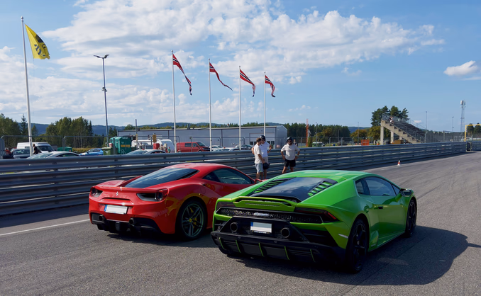 Kjør Lamborghini på racerbane
