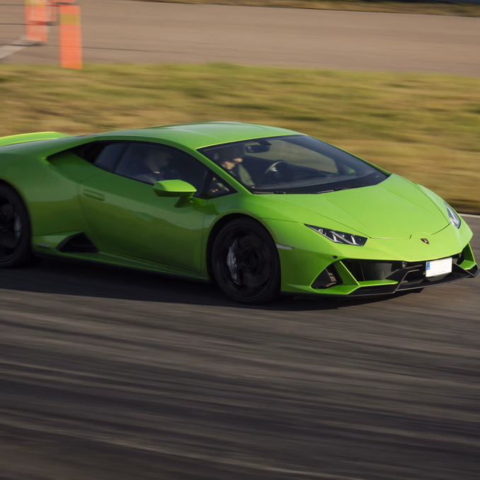 Kjør Lamborghini på racerbane
