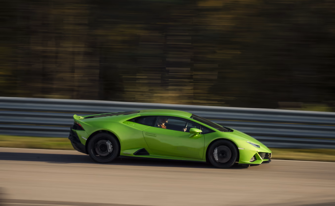 Kjør Lamborghini på racerbane