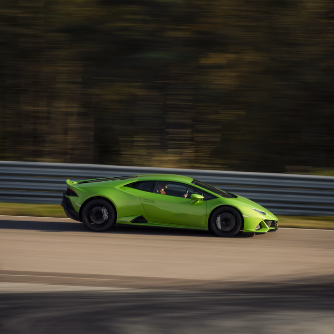 Kjør Lamborghini på racerbane