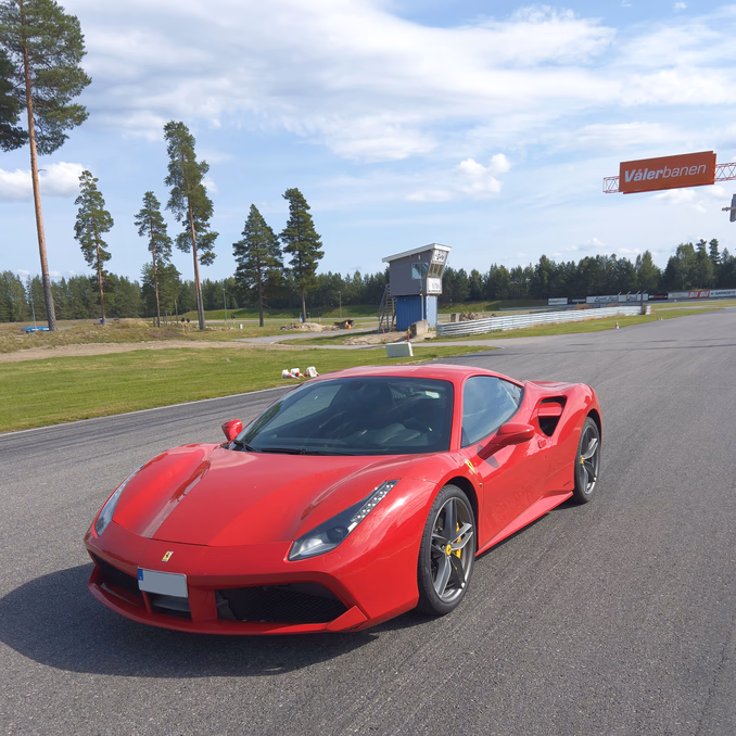 Kjør Ferrari på racerbane