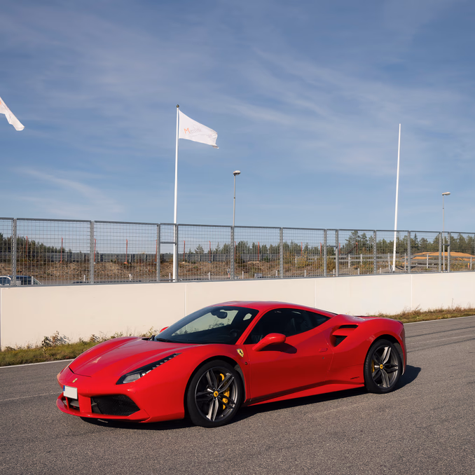 Kjør Ferrari på racerbane