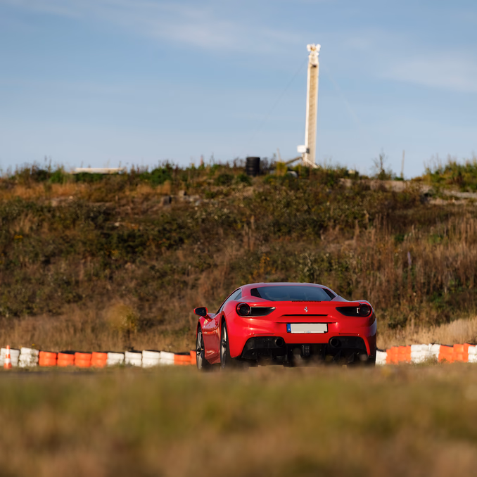Kjør Ferrari på racerbane
