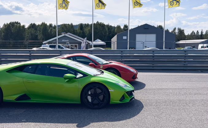 Kjør Lamborghini & Ferrari på racerbane