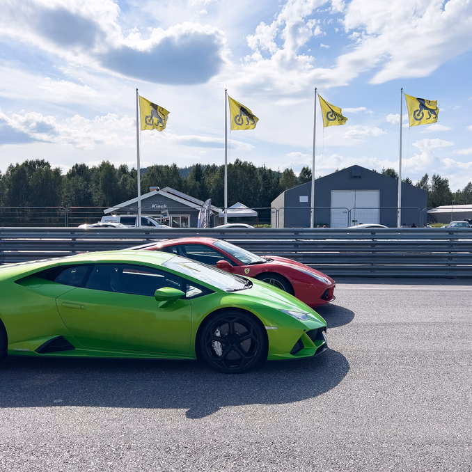 Kjør Lamborghini & Ferrari på racerbane